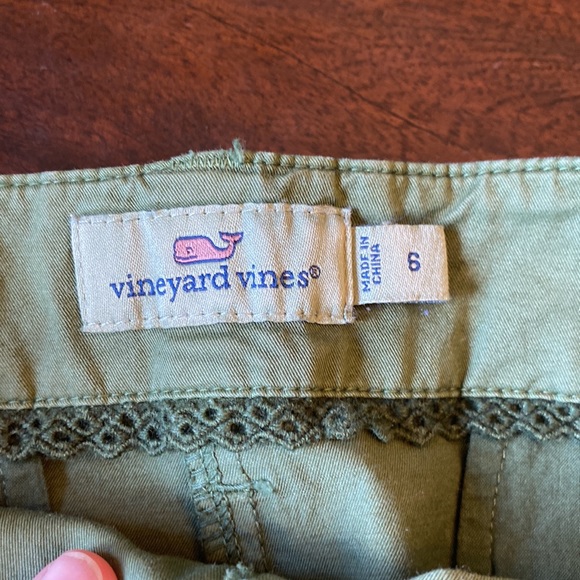 NEW WITHOUT TAGS VINEYARD VINE GREEN MINI SKIRT - Picture 2 of 5